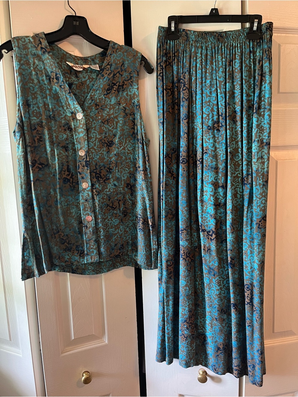 AsiaCraft Textiles Vintage Boho Teal, Navy and Brown Batik Pattern Skirt Set